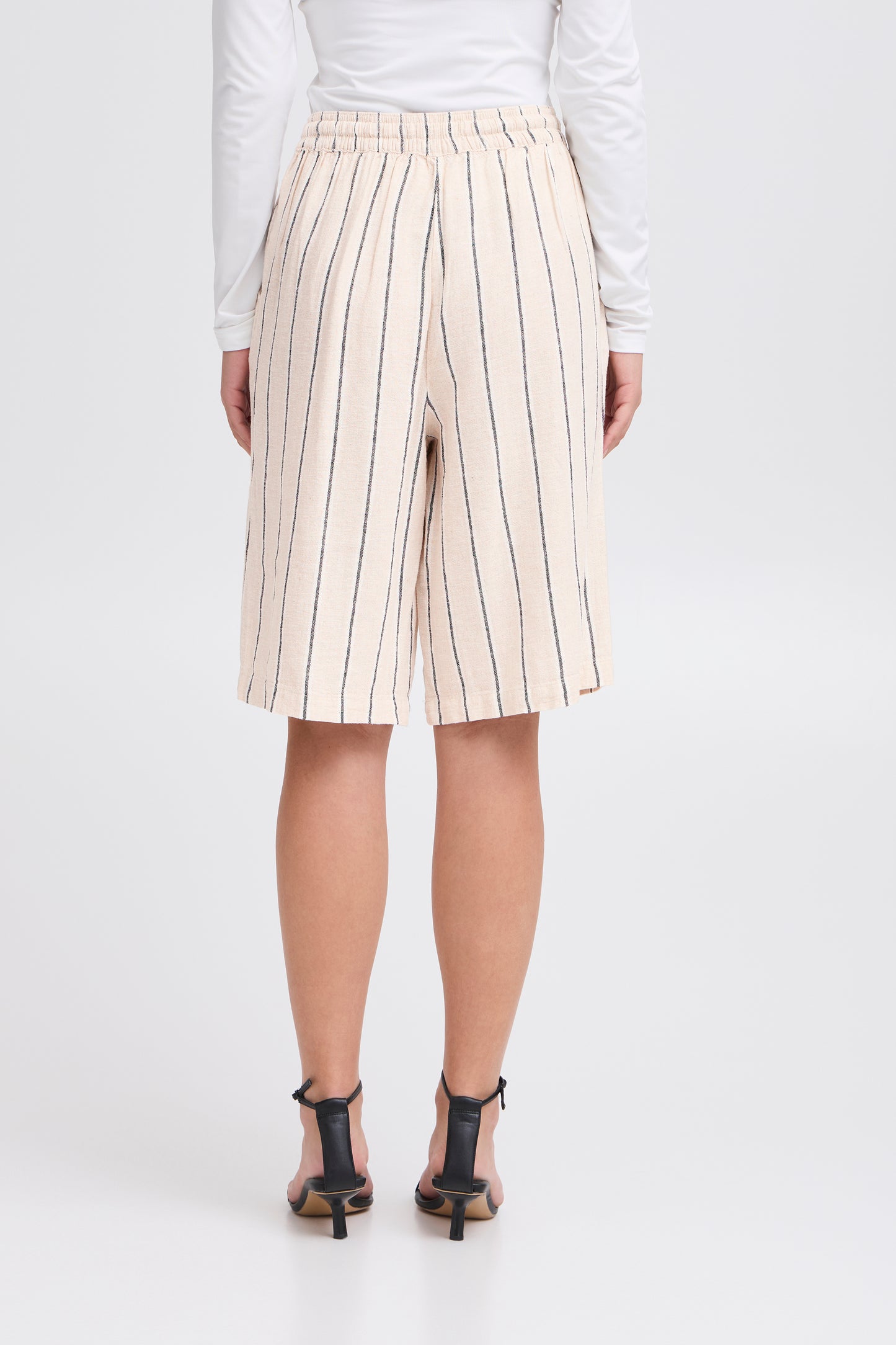 Ichi Linno Shorts, Ecru Striped