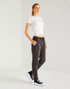 Reiko Roma Jog, Grey