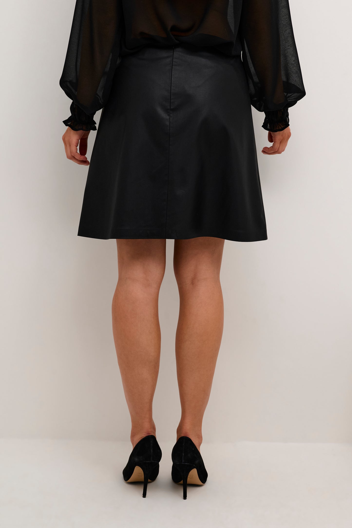 Culture Cassandra Short Skirt Black