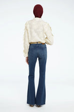 Load image into Gallery viewer, Fabienne Eva Flare Jeans, Medium Wash
