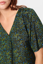 Load image into Gallery viewer, Saint Tama Top Black Floral
