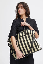 Load image into Gallery viewer, Ichi Nurra Shoulder Bag, Doeskin
