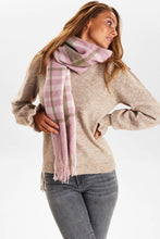Load image into Gallery viewer, Numph Marianna Scarf, Pink
