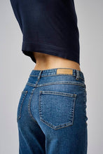 Load image into Gallery viewer, Ichi Twiggy Raven Jeans, Washed Indigo
